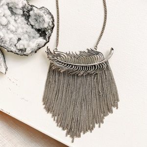 • silver feather fringe necklace •